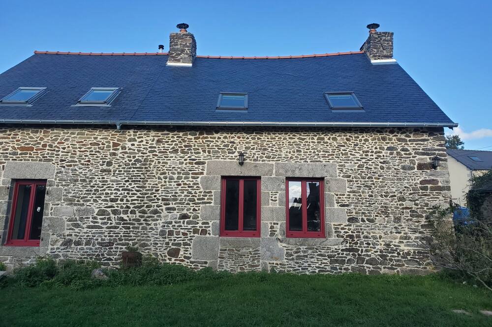 Photo of Outdoor in Saint-Cyr-en-Pail