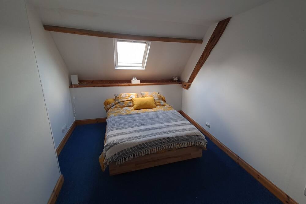 Photo of Bedroom in Saint-Cyr-en-Pail