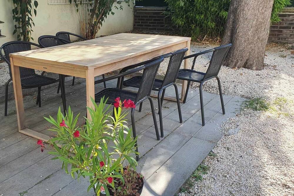 Photo of Outdoor in Colombes