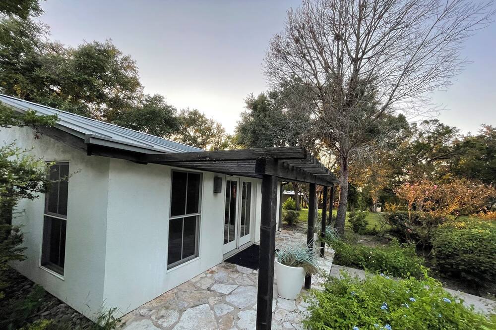 Photo of Outdoor in Hennig Heights
