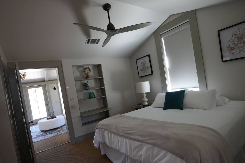 Photo of Bedroom in Hennig Heights