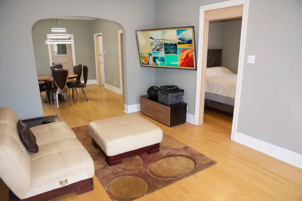 Photo of Livingroom in Forest Park