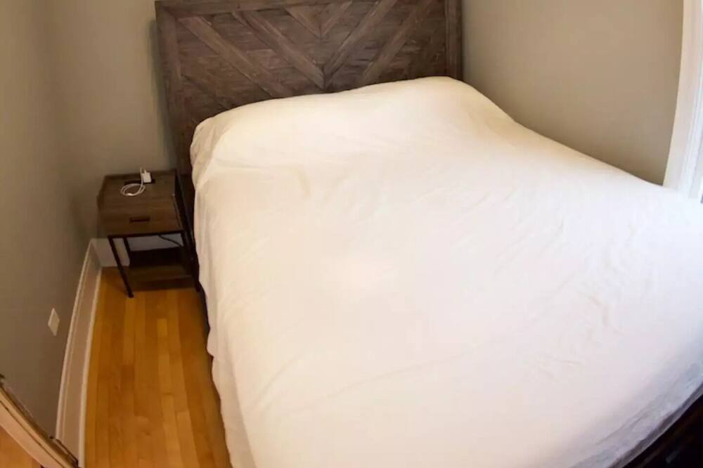 Photo of Bedroom in Forest Park