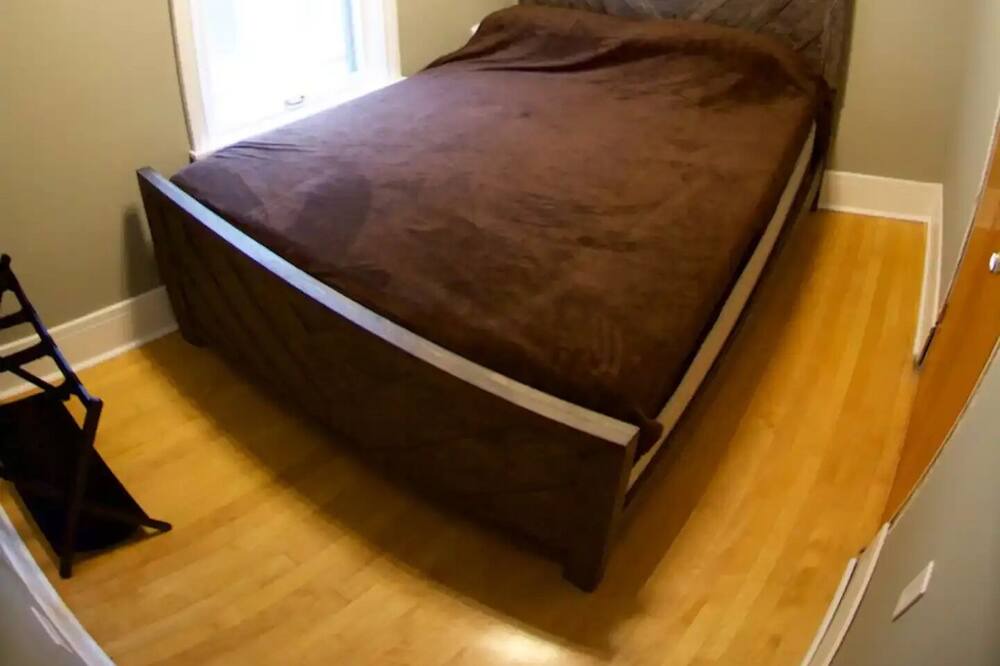 Photo of Bedroom in Forest Park