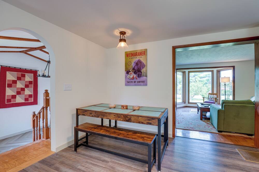 Photo of Livingroom in Town of Torrey