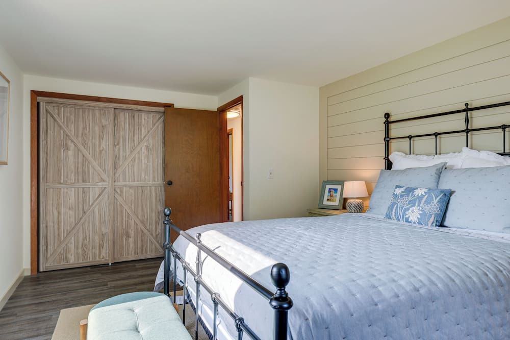 Photo of Bedroom in Town of Torrey