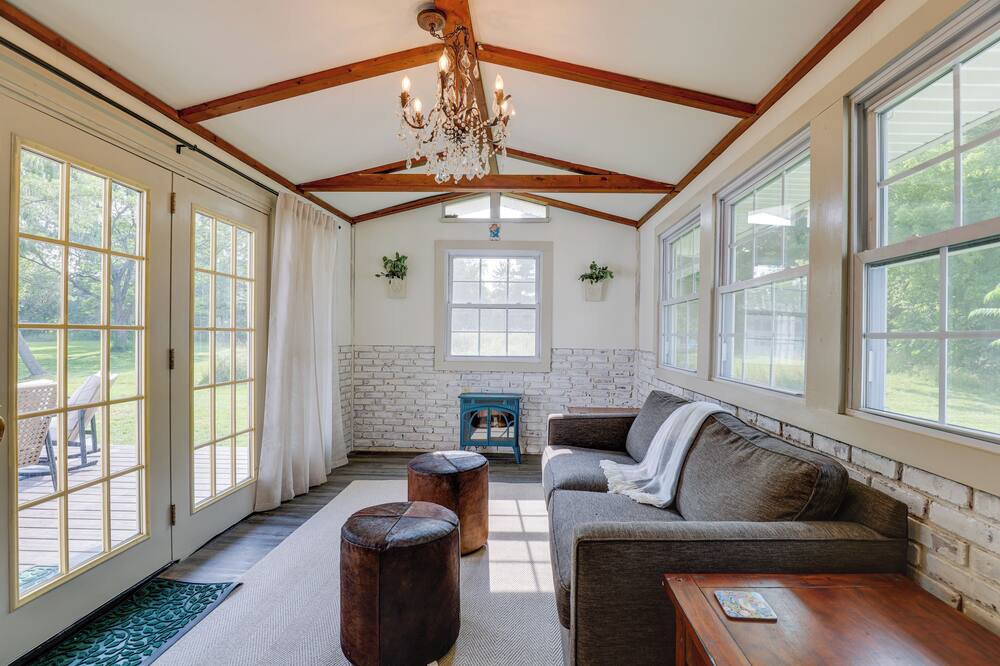 Photo of Livingroom in Town of Torrey