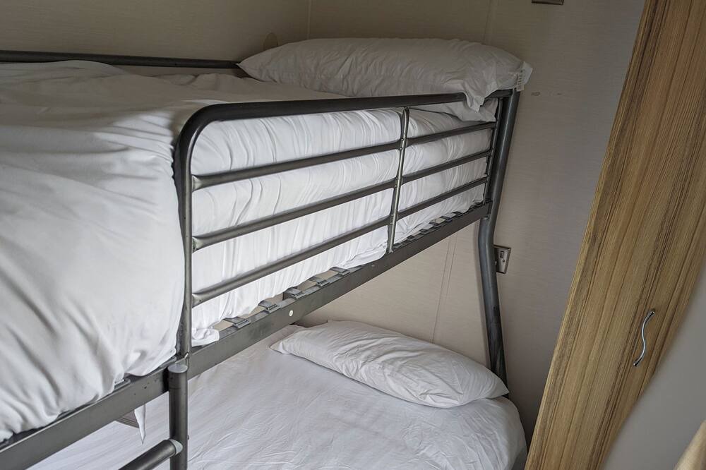 Photo of Others in Cayton Bay