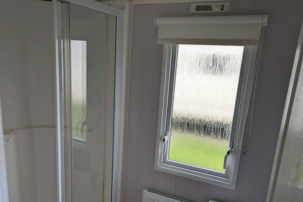 Photo of Others in Cayton Bay