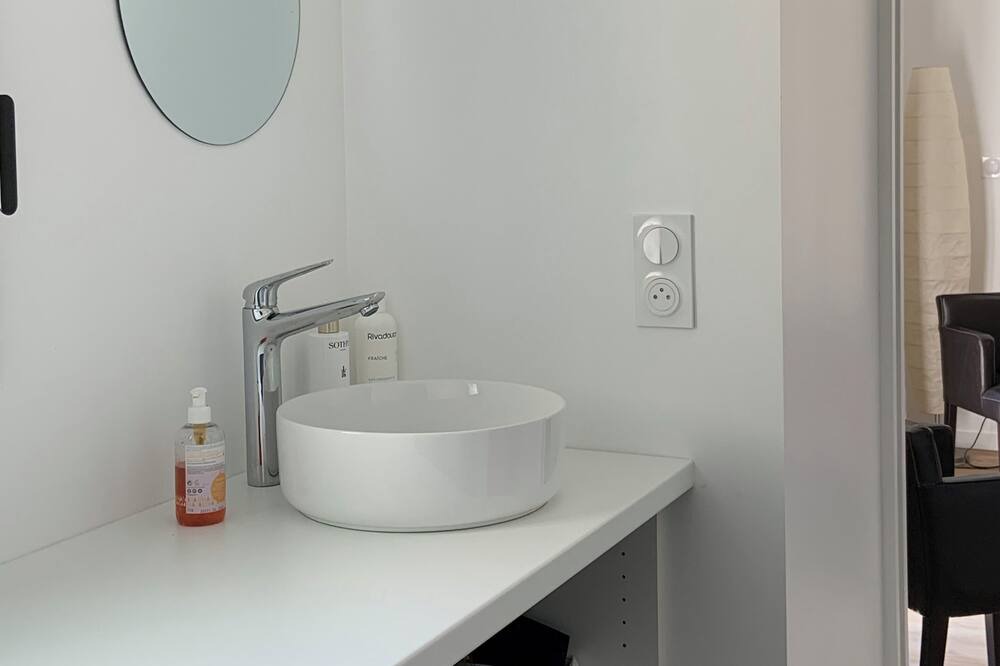 Photo of Bathroom in Basse-Goulaine