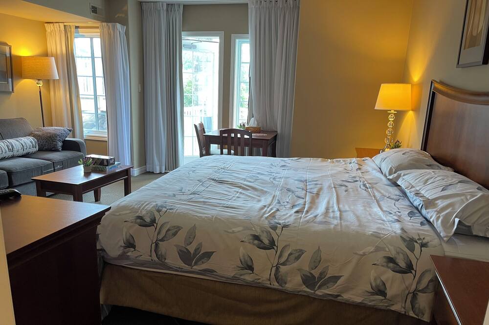 Photo of Bedroom in Oro-Medonte