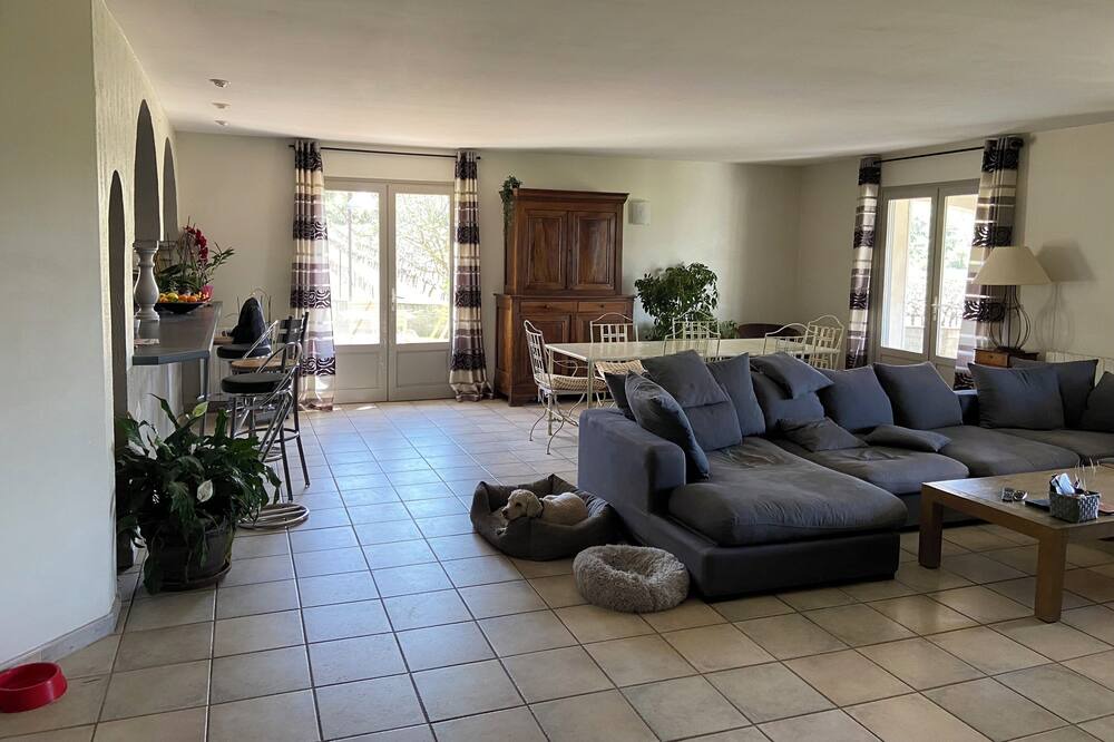 Photo of Livingroom in Saint-Laurent-de-Carnols
