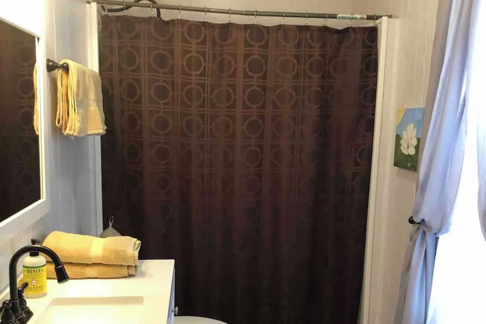Photo of Bathroom in Scott