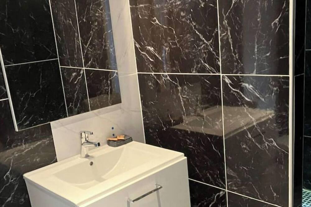 Photo of Bathroom in Marengo - Jolimont