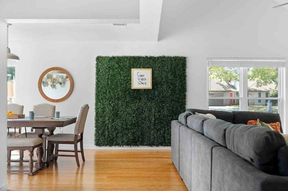 Photo of Livingroom in Cherry Creek