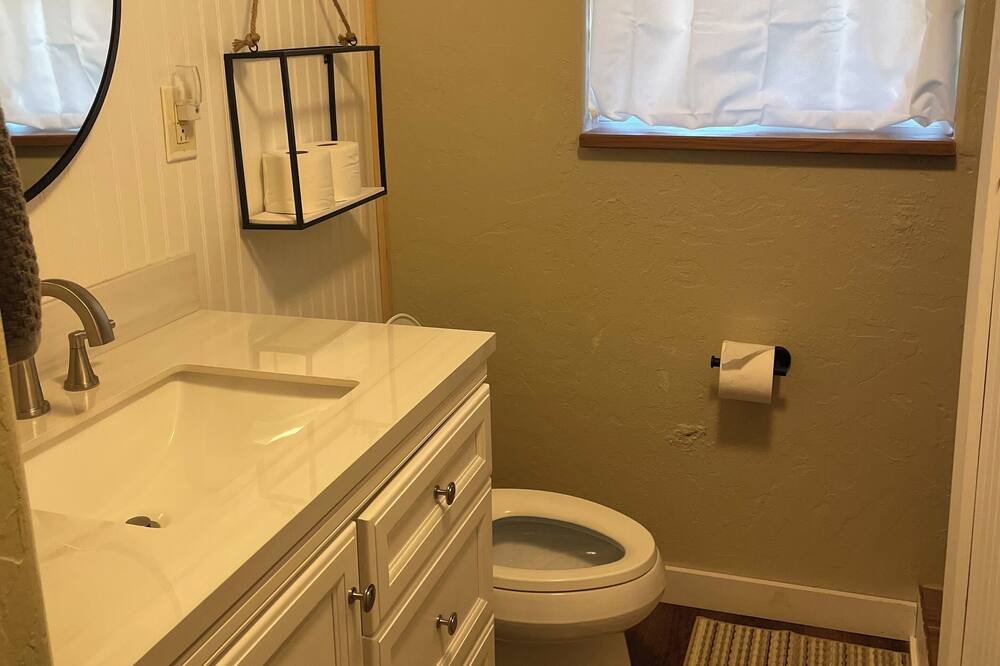 Photo of Bathroom in Clinton