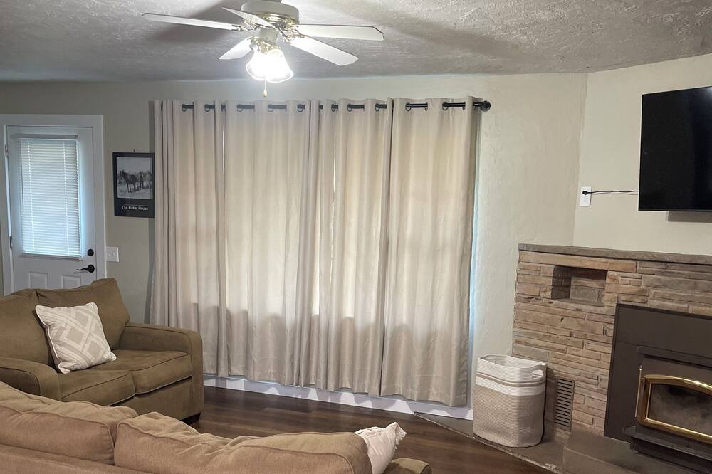 Photo of Livingroom in Clinton