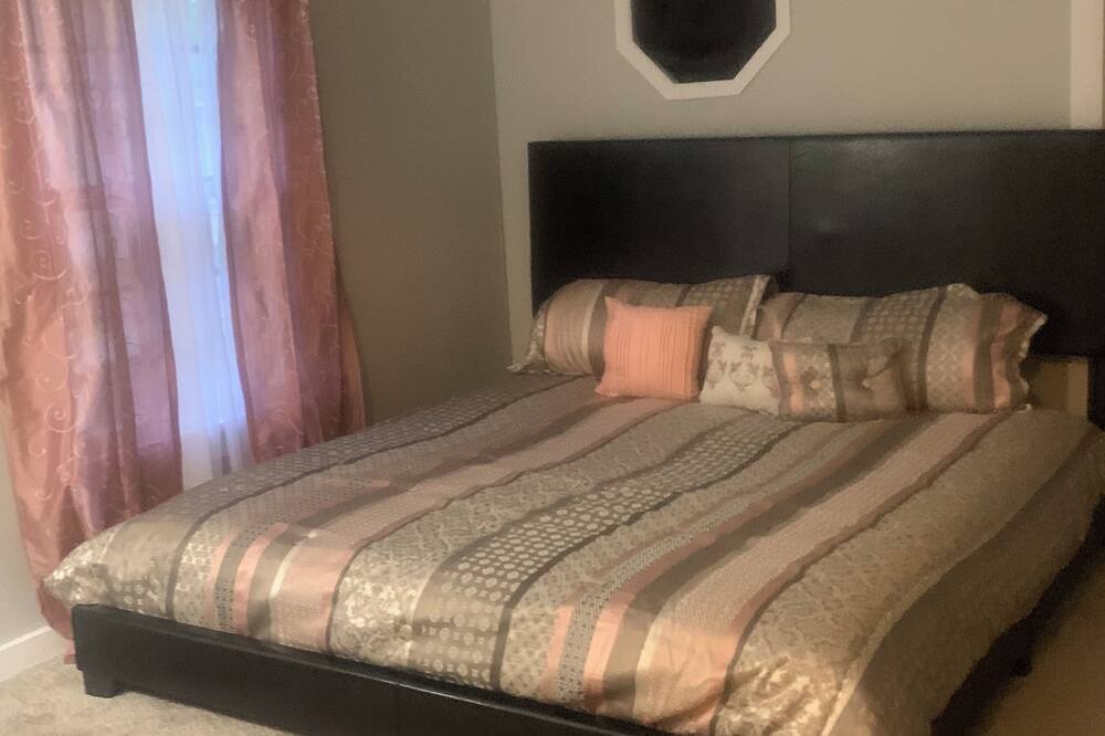 Photo of Bedroom in East of Broadway