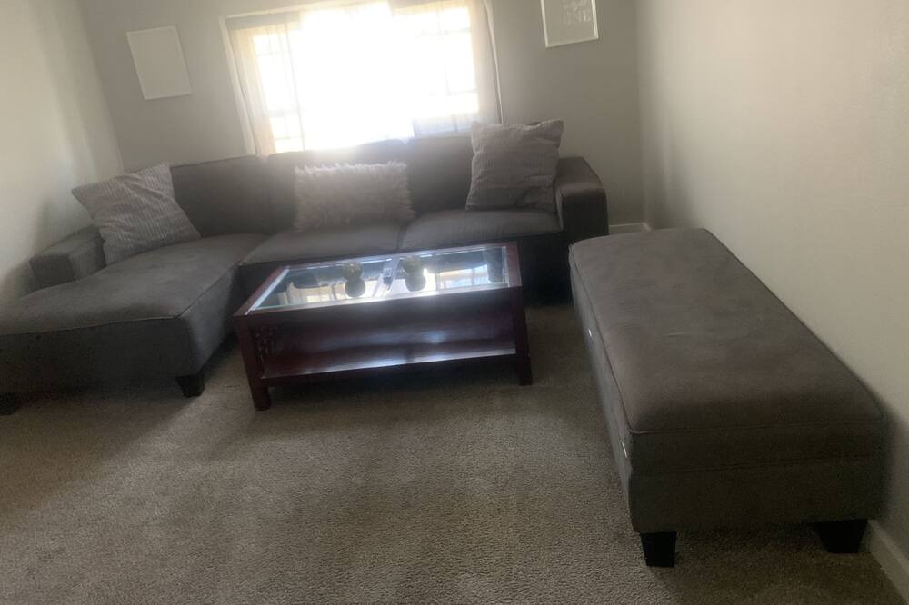 Photo of Livingroom in East of Broadway