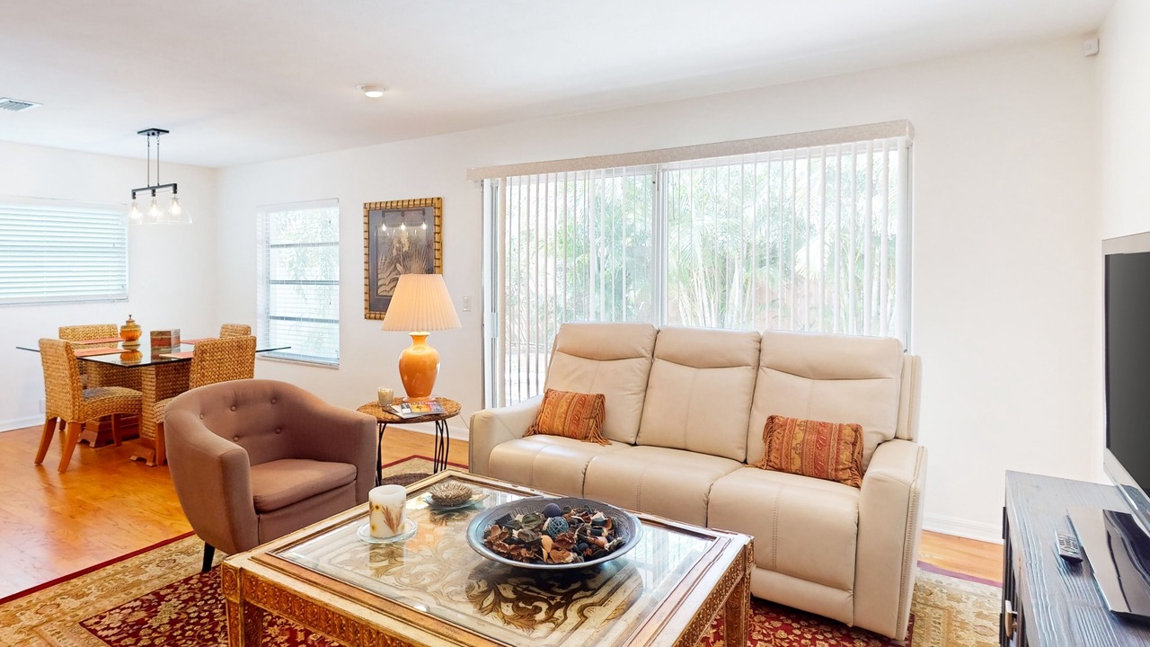 Photo of Livingroom in Harbor Hills
