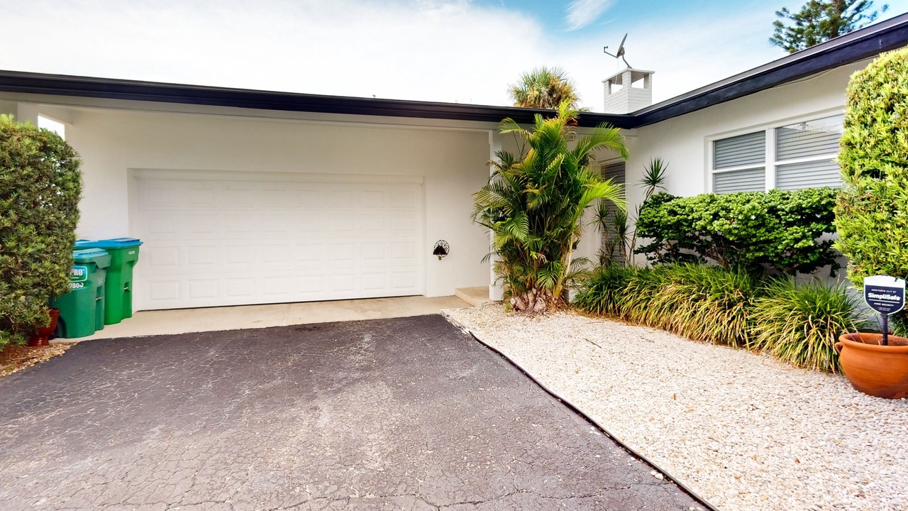 Photo of Outdoor in Harbor Hills