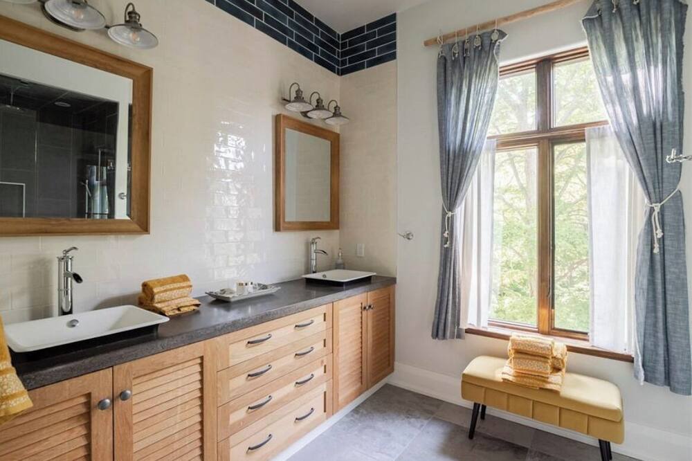 Photo of Bathroom in Wainfleet