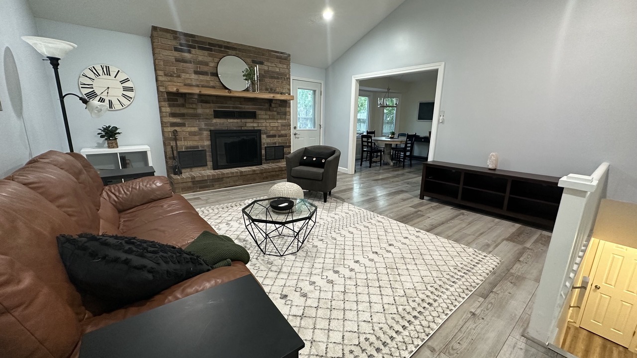 Photo of Livingroom in Brookline Station