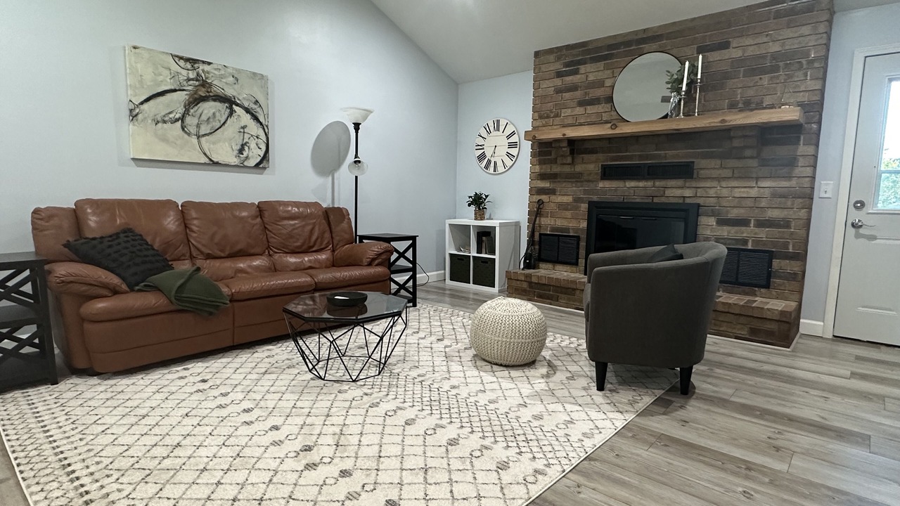 Photo of Livingroom in Brookline Station