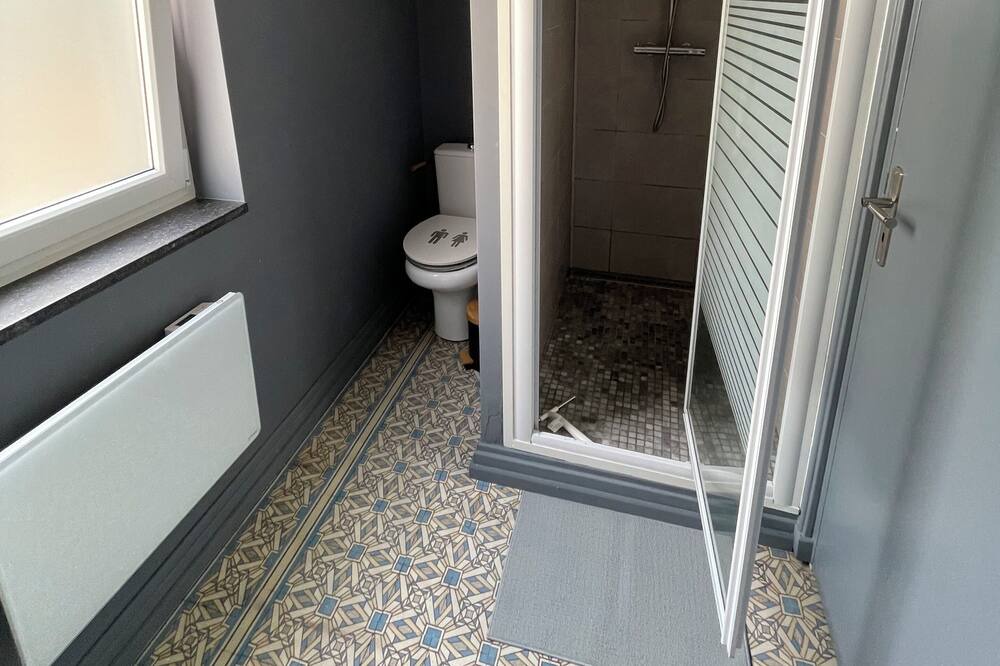 Photo of Bathroom in Lezennes
