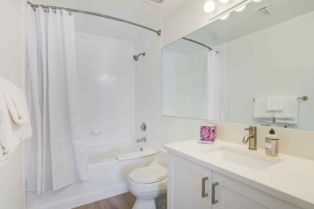 Photo of Bathroom in Miramar