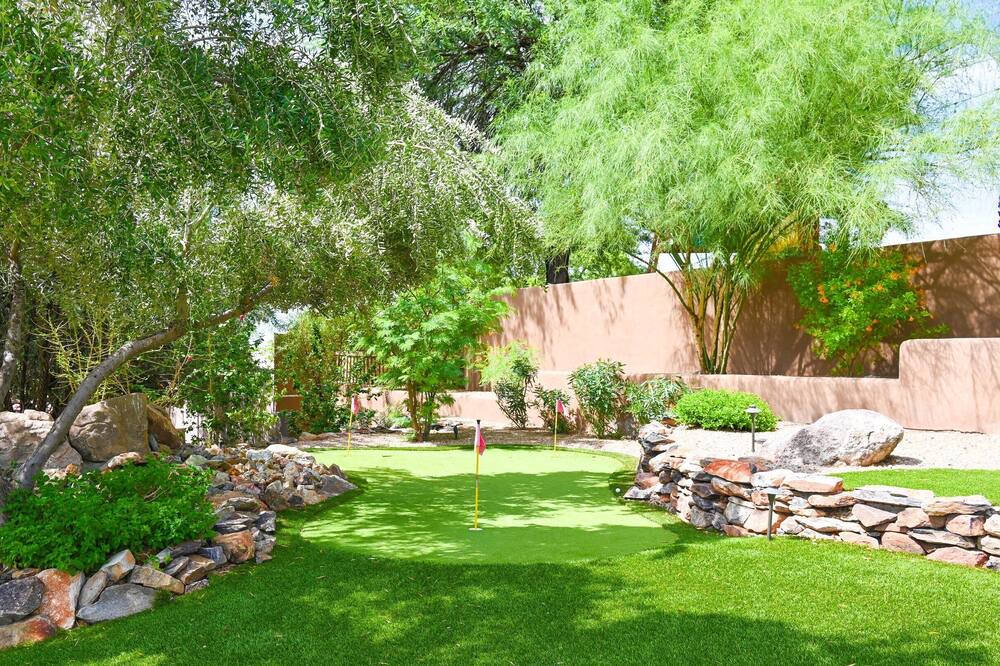 Photo of Outdoor in Paradise Valley Village