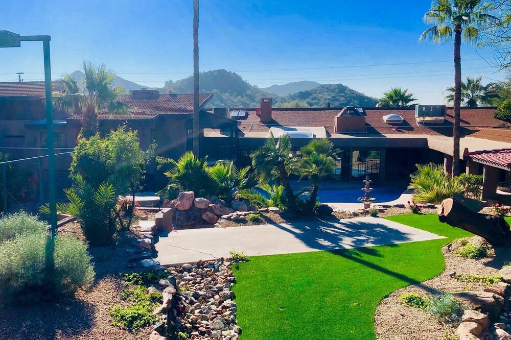 Photo of Outdoor in Paradise Valley Village