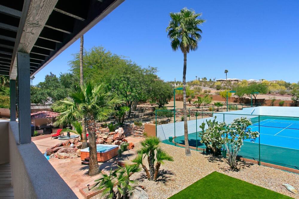 Photo of Patio Balcony in Paradise Valley Village