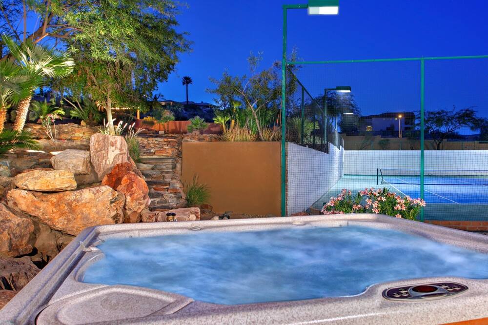Photo of Outdoor in Paradise Valley Village