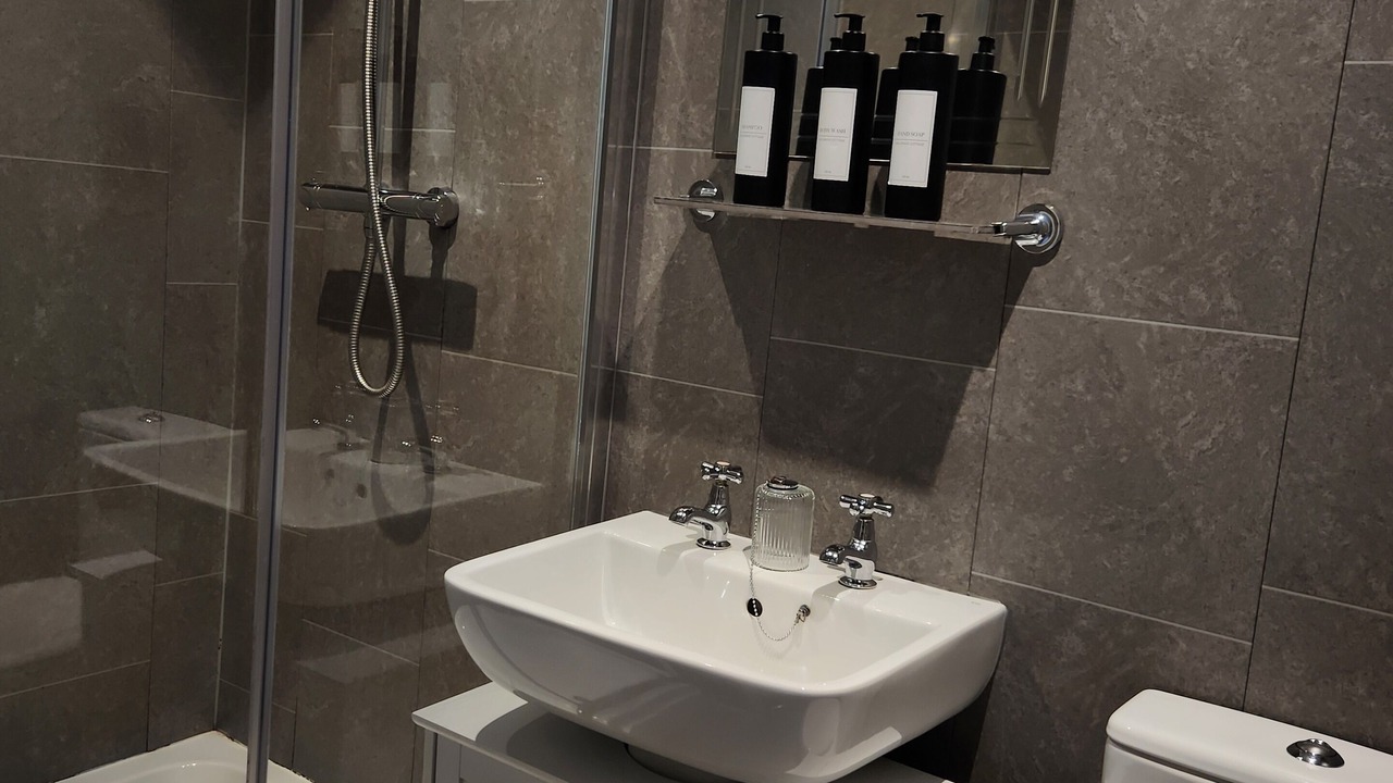 Photo of Bathroom in Sandsend