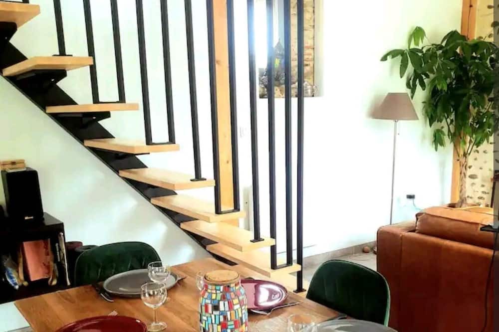 Photo of Others in Samsons-Lion