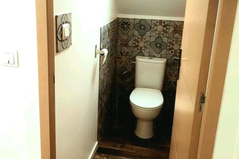 Photo of Bathroom in Samsons-Lion