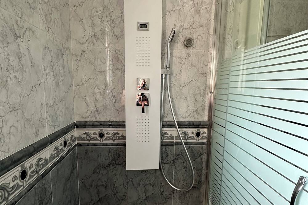 Photo of Bathroom in Quesada