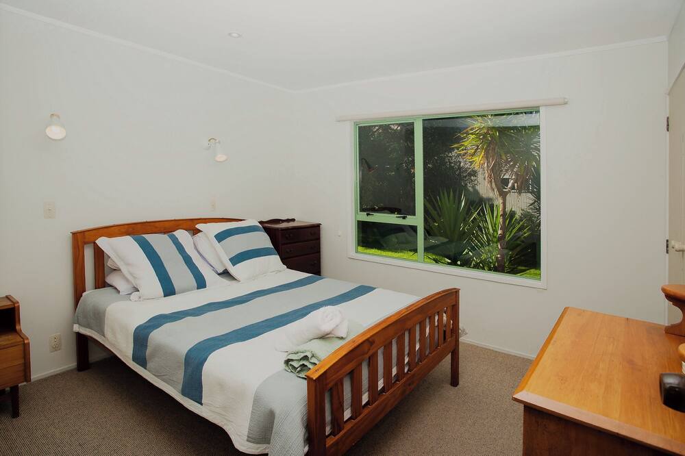 Photo of Bedroom in Matapouri