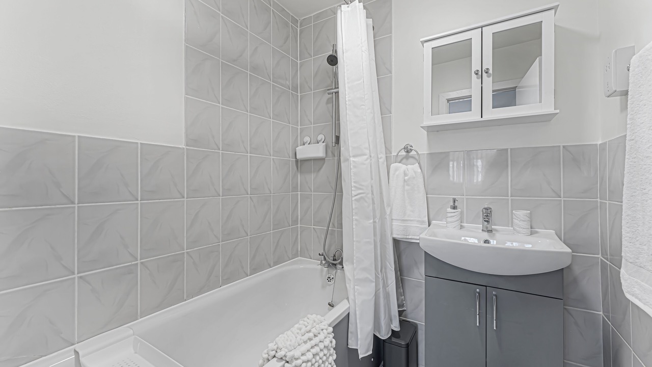 Photo of Others in Yiewsley