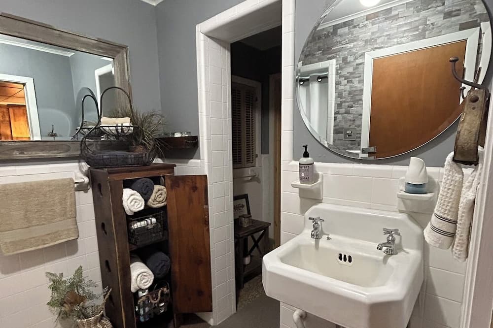 Photo of Bathroom in Saint Maurice