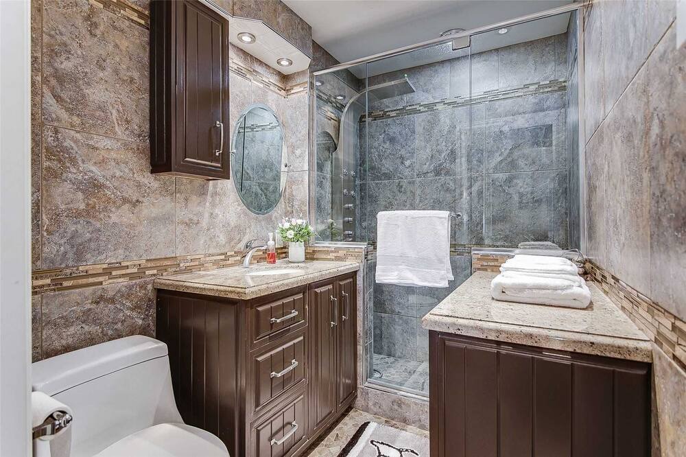 Photo of Bathroom in Penetanguishene