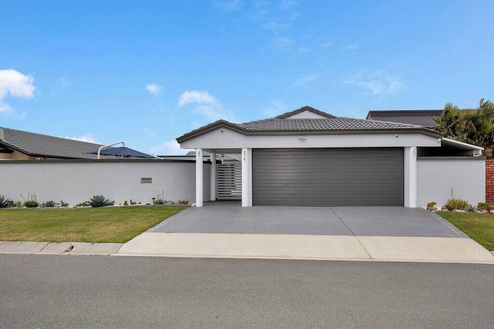 Photo of Others in Runaway Bay