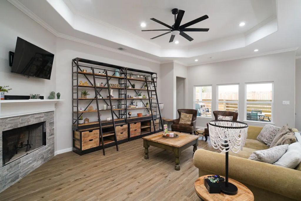 Photo of Livingroom in Converse