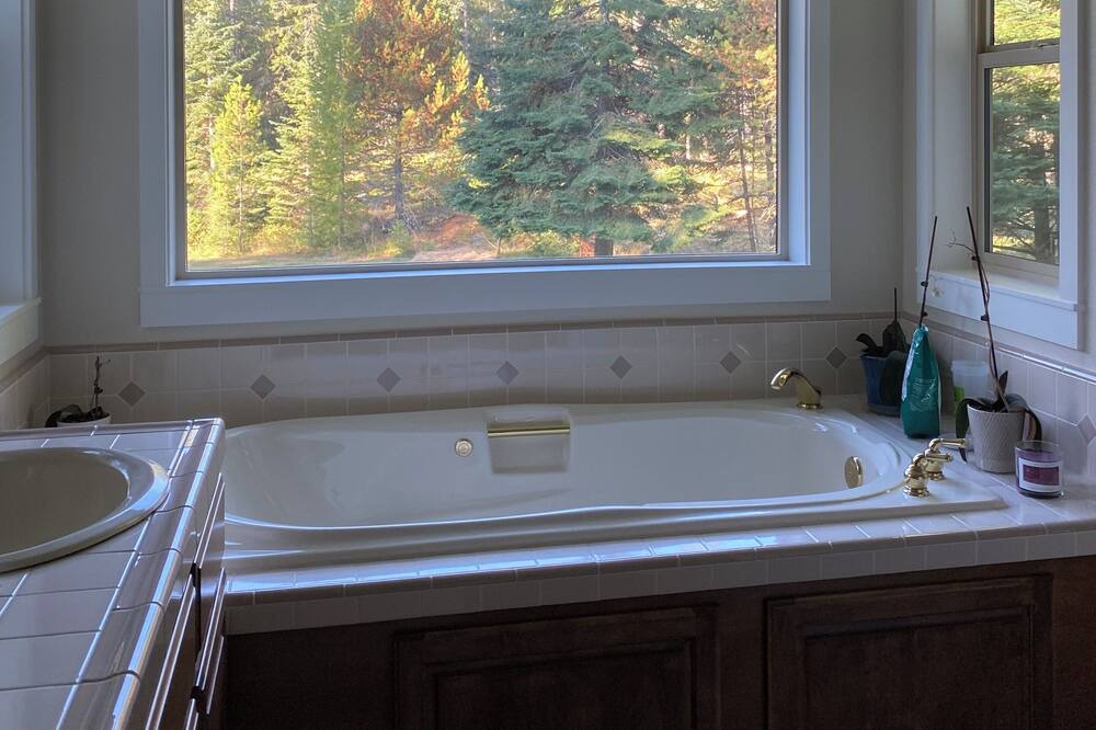 Photo of Bathroom in Sagle