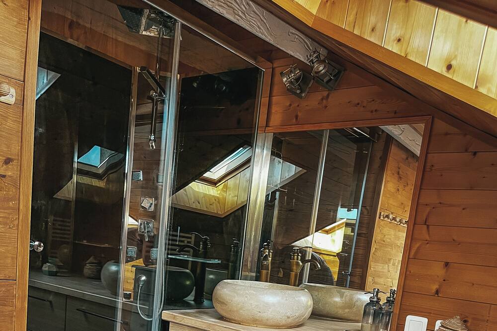 Photo of Bathroom in Clarafond-Arcine