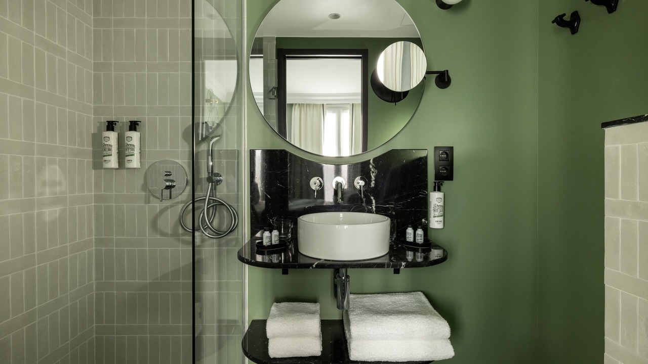 Photo of Bathroom in Quartier de la Folie-Mericourt