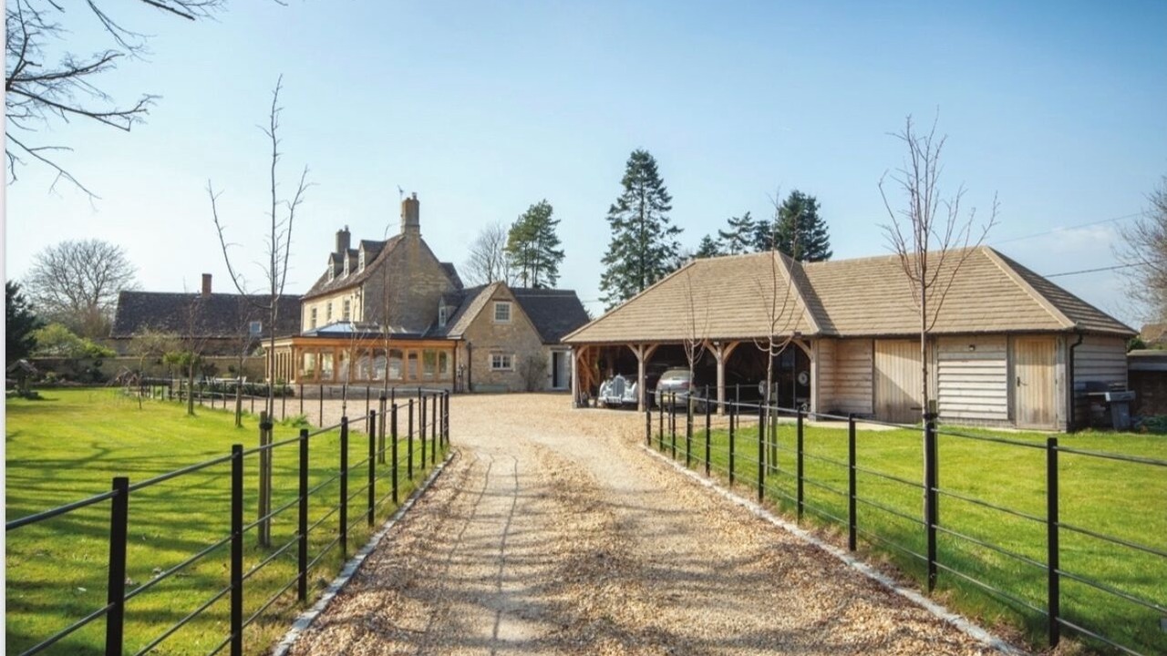 Photo of Outdoor in Alvescot