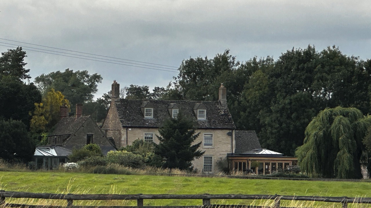 Photo of Bedroom in Alvescot