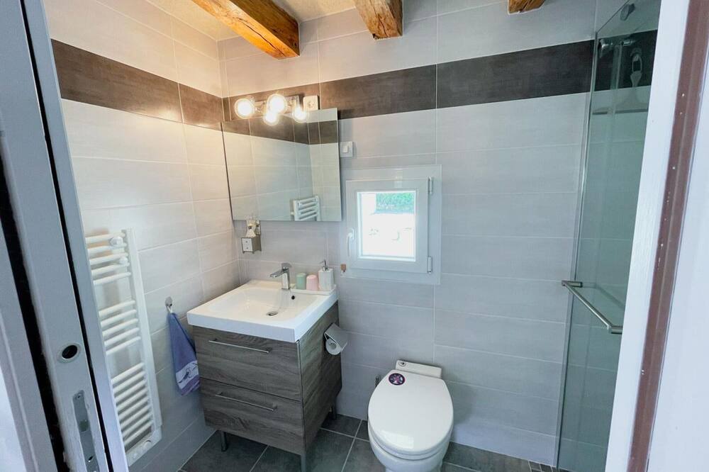 Photo of Bathroom in Saint-Paterne-Racan